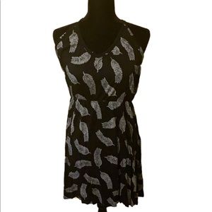 💥2 for $15💥H&M Black sundress w/ feather pattern